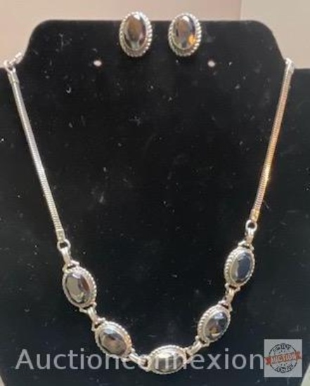Jewelry - Necklace and earrings set