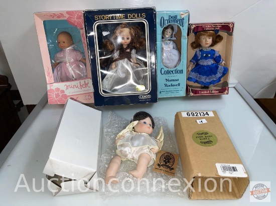 Dolls - 5 small dolls in orig. packaging