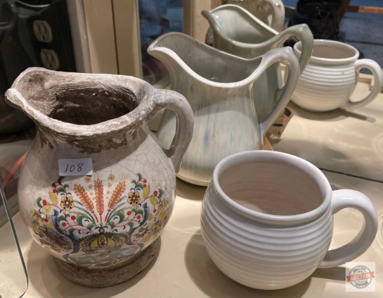 3 items - 2 pitchers and 1 mug