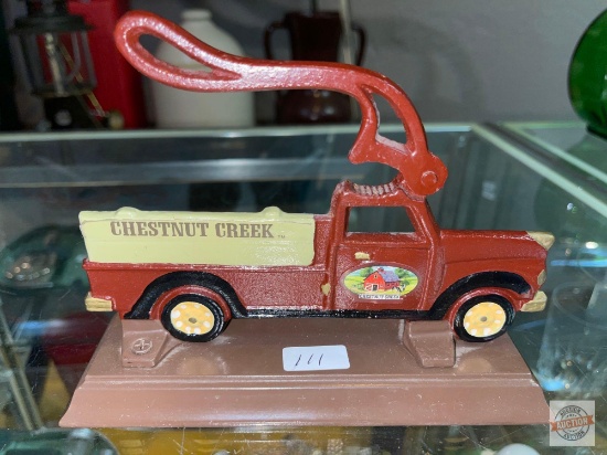 Nutcracker - Cast iron truck