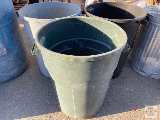 Trash Cans - 3 hard plastic trash cans
