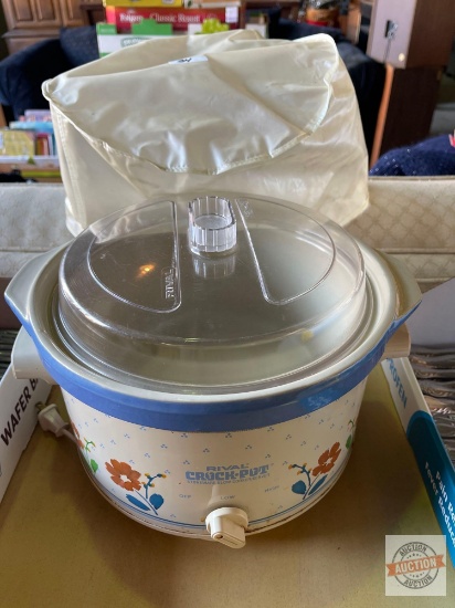 Kitchen - Rival Crockpot with dust cover
