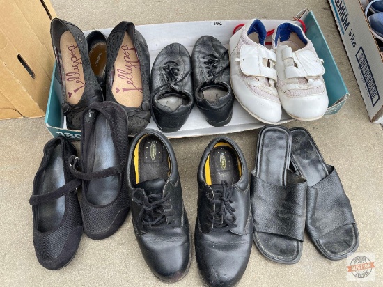 Shoes - Shoes - Women's 7 pr. sz 10