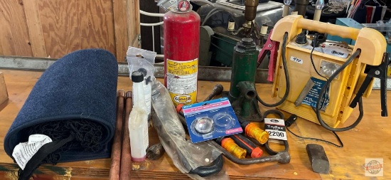 Automotive - Battery charger as is, Jack, flares