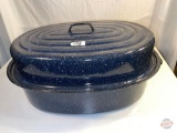 Enamel ware Roaster with lid and meat rack, 13