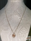 Jewelry - Necklace with flower pendant