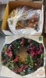 Decor - Christmas - 2 wreaths, 24