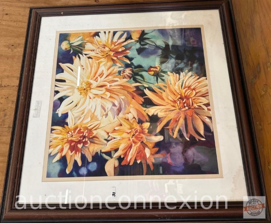 Artwork - Chrysanthemum print by Linda Erfle