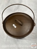 Vintage Cast Iron cookware - Dutch Oven