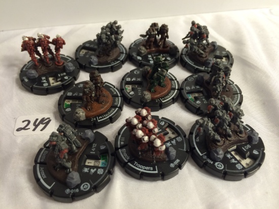 Lot of 10 Pieces Collector Loose Wizkids Miniature 2003 Armor Battle Mini-Figures - See Pictures