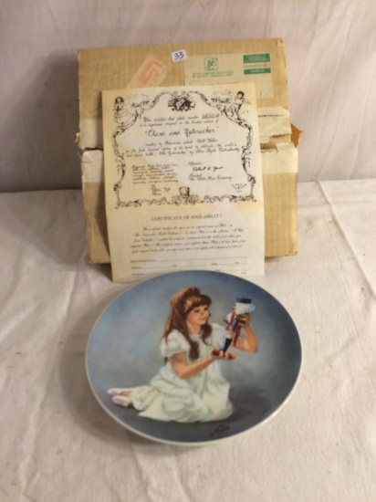 Collector Vintage 1978  Porcelain Plate "Clara and Nutcracker Number 6830G Size:8.1/2" Round