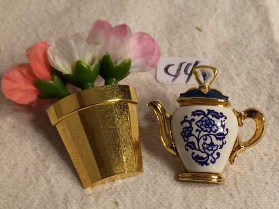 Lot of 2 Collector Ladies Fashion Jewelry Gld Plated Brouche With Flower And Tea Pot Design