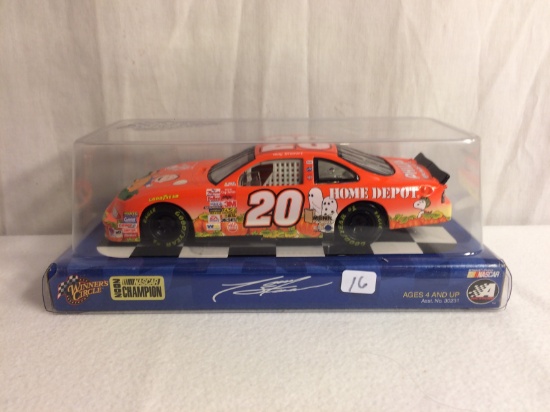 Collector Action Winners Circle #20 Tony Stewart The Home Depot 1:24 Scale Die Cast Car