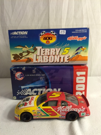 Collector Nascar Action Terry Labonte #5 Kellogg's/Looney Tunes 2001 MC 1:24 Scale Stock Car