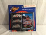 Collector Nascar Winner's Circle Gift Pack Kevin Harvick #29 Goodwrench 1/64 Scale DieCast Cars