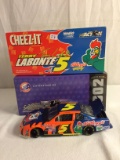 Collector Nascar Action Terry Labonte #5 Kellogg's/Cheez-It 2002 MC Scale 1:24 Stock Car