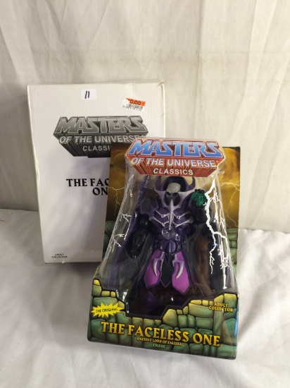 Collector NIP 2010 Mattel Masters Of The Universe Classics The Faceless One 8" T by 5.5"W box Size