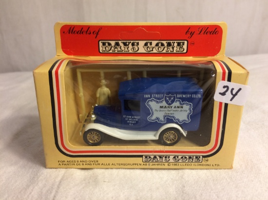 Collector Nip Vintage 1983 Lledo Models Of Days Gone No.7   5" Width By 2.5" Tall Box Size