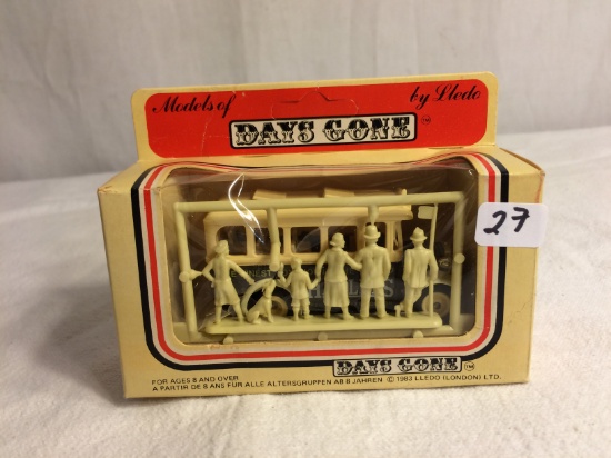 Collector  NIP Vintage 1983 Lledo Models Of days Gone No.10 5"width by 2.5" Tall Box Size