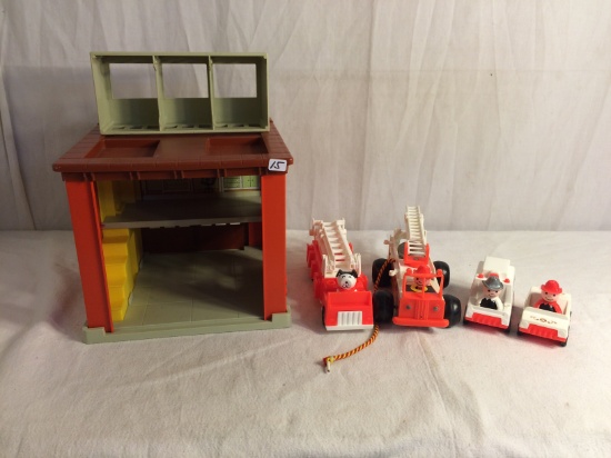 Collector Vintage Fisher Pirce Toy Fire Station Play Family Size:9" Tall by 10" Width