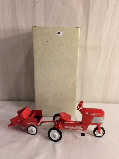 Collector New Kiddie Car Classics Murray Tractor & Trailer Hallmark QHG9004 Ltd. Edt. Box :13"Tx6.5"