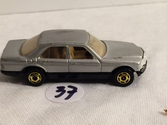 Collector 1981 Vintage Hot wheels Mattel 1/64 Scale Metal Car "380 SEL" Gray Color Hongkong