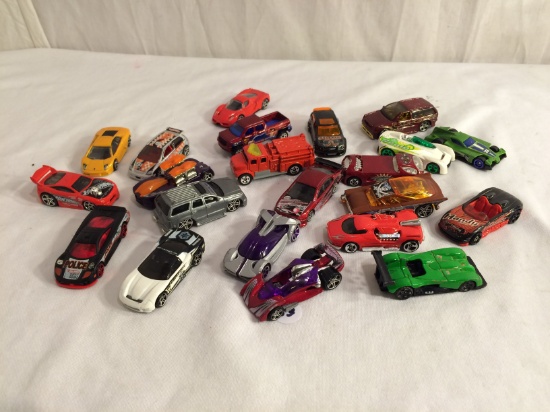 Lot of 22 Pieces Collector 2000's Hot wheels mattel Die-cast Cars 1/64 Scale