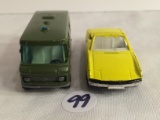 Lot of 2 Pcs Collector Vintage Volks Wagen Porsche 914 & Military Police Van 1:24 Scale Die Cast Car