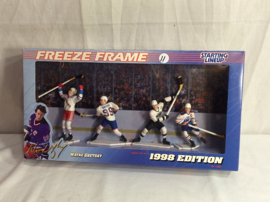 Collector NIP 1998 Edition Starting Lineup Hockey Freeze Frame Wayne Gretzky No.71891 17"By 9"B