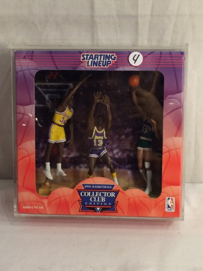 NIP Starting Lineup 1996 Basketball Collector Club Edition "Centers Of The NBA 9.5" T by 9.5" Box Sz