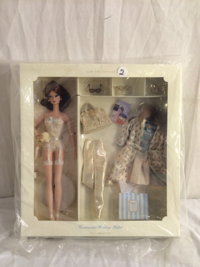 NIB Barbie Genuine Silkstone Body Fashion Model "Continental Holiday Barbie Giftset" 13.5" T X12.5