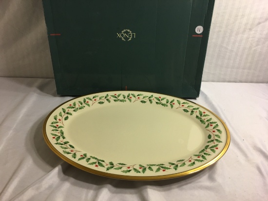 Collector Holiday Lenox Deminsion Collection Oval Centerpiece Fine Ivory Size: 16.5"x12"- See Photos