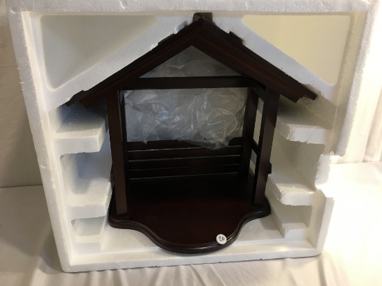 Collector Lenox Collection The Animals Of The Nativity Shelter Cherry Wood Color Box Size:18x19"