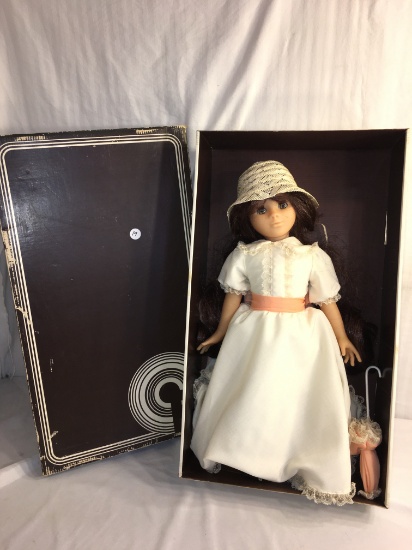 Collector CR Club Compagnie Du Jouet Cousine Doll Vinyl Box Made in France Size:21.5"T Box