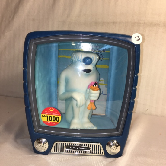 Collector Funko Vision  Looney Tunes Abominable Snowman & Daffy In Hard Plastic 8.5"Tall