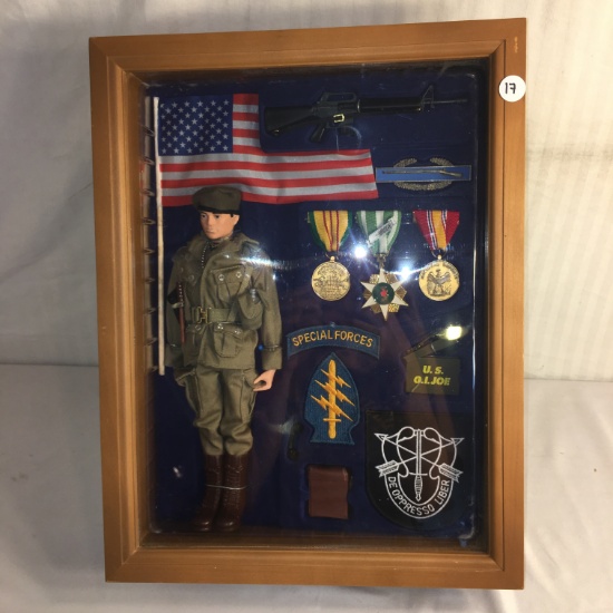 Collector G.I. Joe Action Figure Special force U.S G.I. Joe Gift Set 17"tall Ready to Displayed