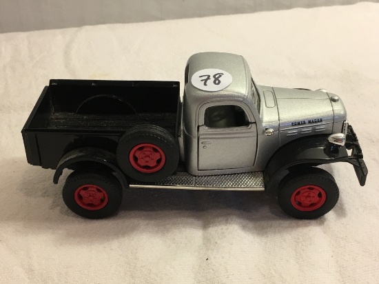 Collector 1946 Dodge Power Wagon Replica Die Cast Car 1:24 Scale