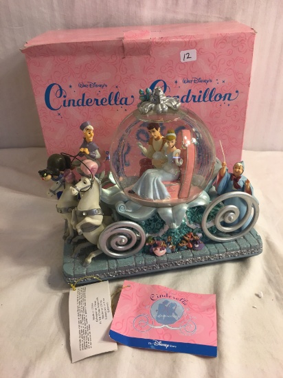 Collector The Disney Store Cinderella Snow Globe Figurine Box Size: 11"Width by 9" tall