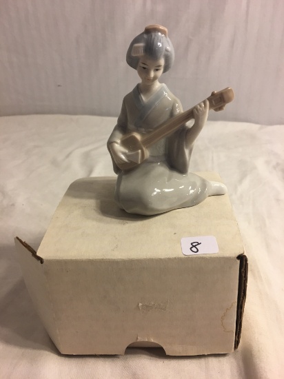 Collector Japanes Lady Playing Music Porcelain Figurine Size:4.1/4"Tall Box Size