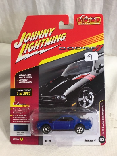 NIP Johnny Lightning 1:64 Scale DieCast Metal Car 2010 Dodge Challenger R/T Release 4 Car