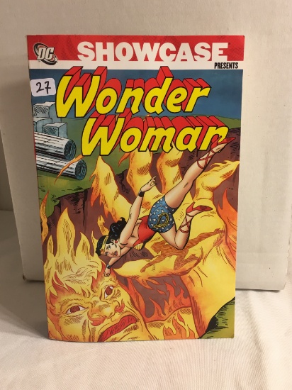 Collector DC, Comics Showcase Presents Wonder Woman Thick Book