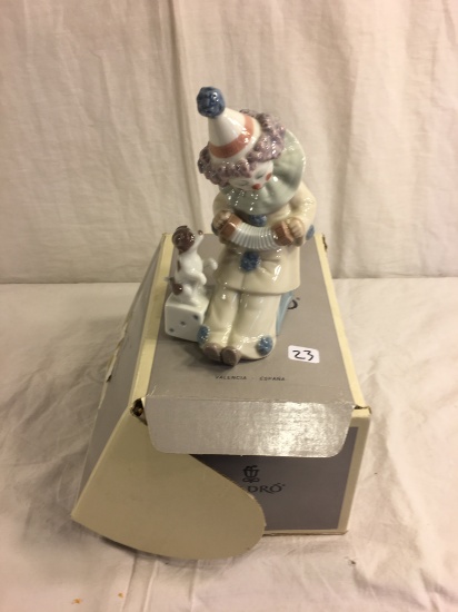 Collector Lladro 1985 Lladro Figurine Clown Pierrot w/Concertina and Puppy # 5279 Retired 8'tall
