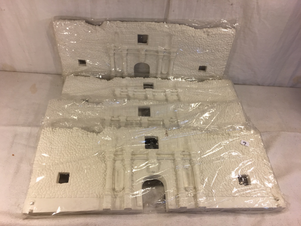 Lot of 4 Pieces Collector Marx Sealed Plastic White Castle Size each: 21 by 8" - See Pictures
