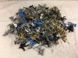 Lot of 150 Pieces Collector Loose Marx Miniatures Military Army Mini Figures - See Photos