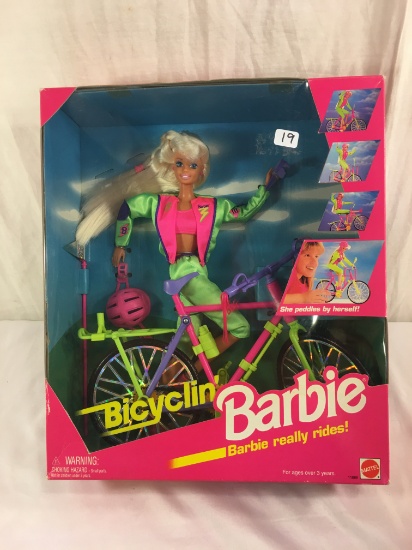 NIB Colector Barbie Mattel Doll Bicyclin' Barbie Mattel 11689 Size:13"tall Box