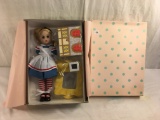 Collector NIB Madame Alexander 50015 Alic in Wonderland Lissy Doll 12