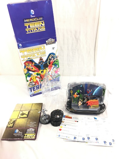 Collector Wizkids Heroclix DC Comics Teen Titans Team Base Super Booster Figure Box: 9"x5.5"