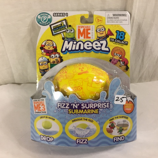 NIB Collector Illumination Minions Series 1 Fizz 'N Surprise Submarine