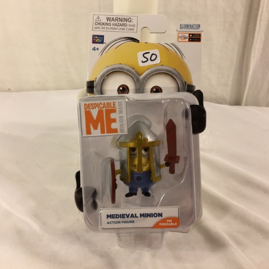 NIP Collector Minions Despicable Me Action Figure "Medieval Minion" 2-3"tall Figure