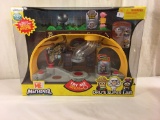 NIB Collector Illumination Minions Despicable Me Mineez Dru's Super Lair Box Size:15x11